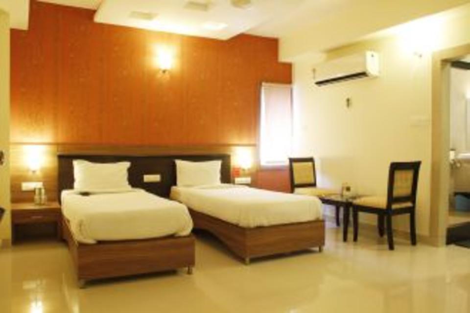 Hotel Shilpa Regency Kottarakara Bagian luar foto